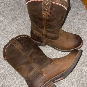 Ariat Women’s Unbridled Roper Boots
